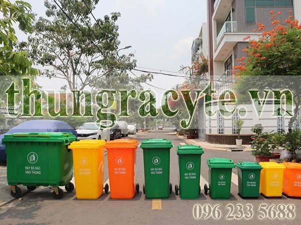 Thùng rác công cộng có nhiều loại kích thước khác nhau